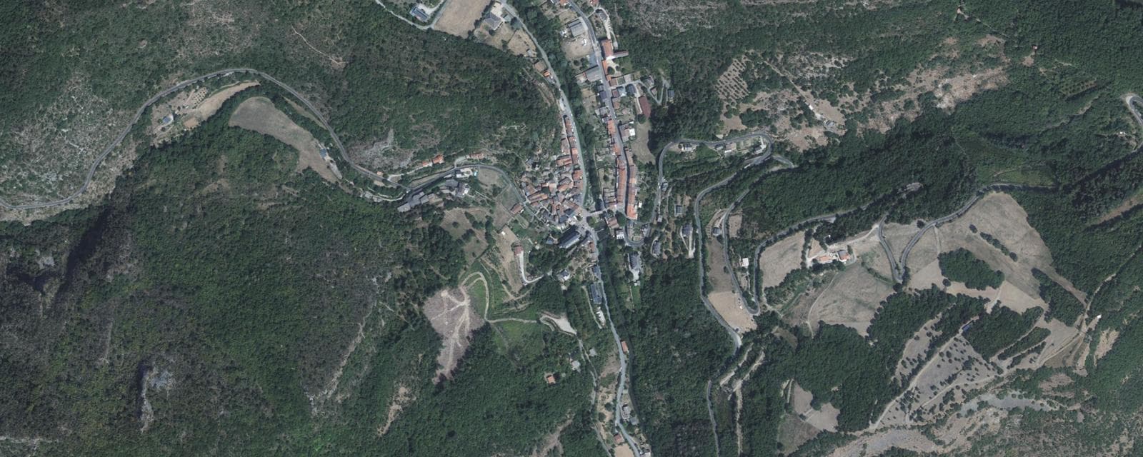 Vue aérienne de Brusque (Aveyron)