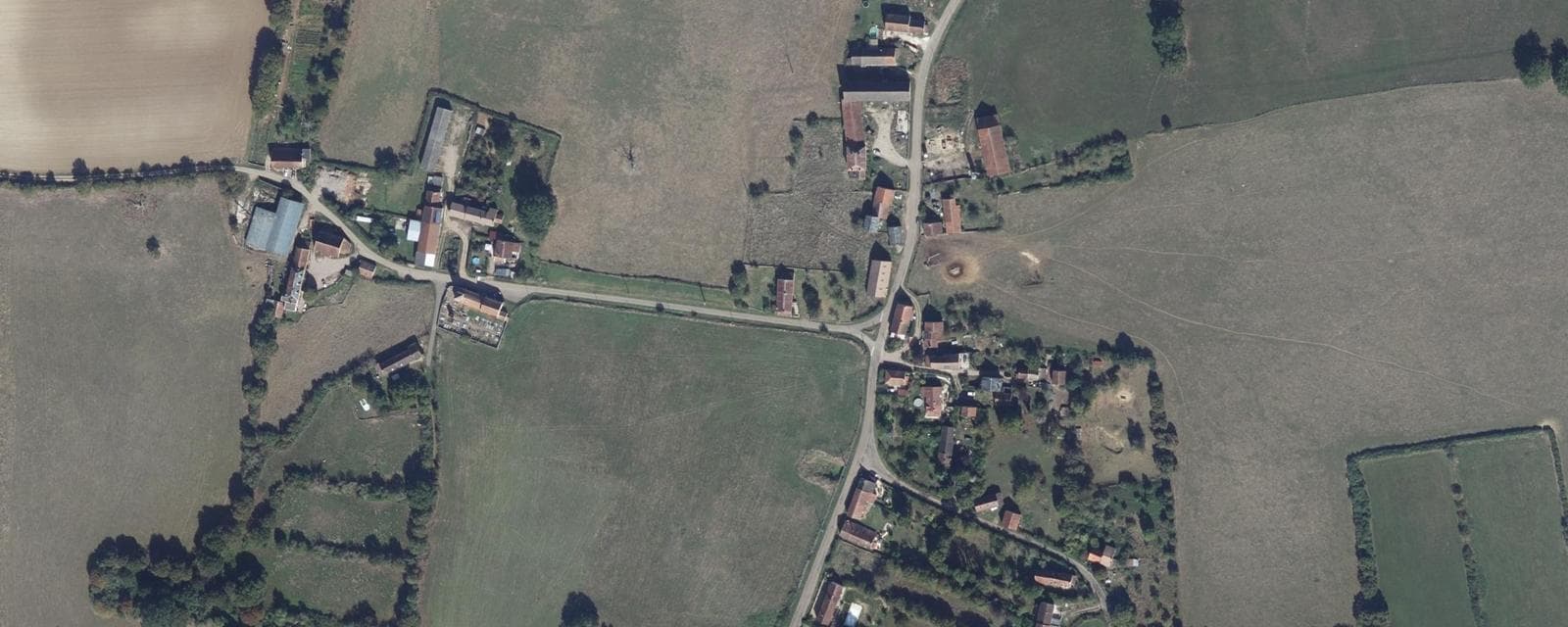 Vue aérienne de Bussy-la-Pesle (Nièvre)