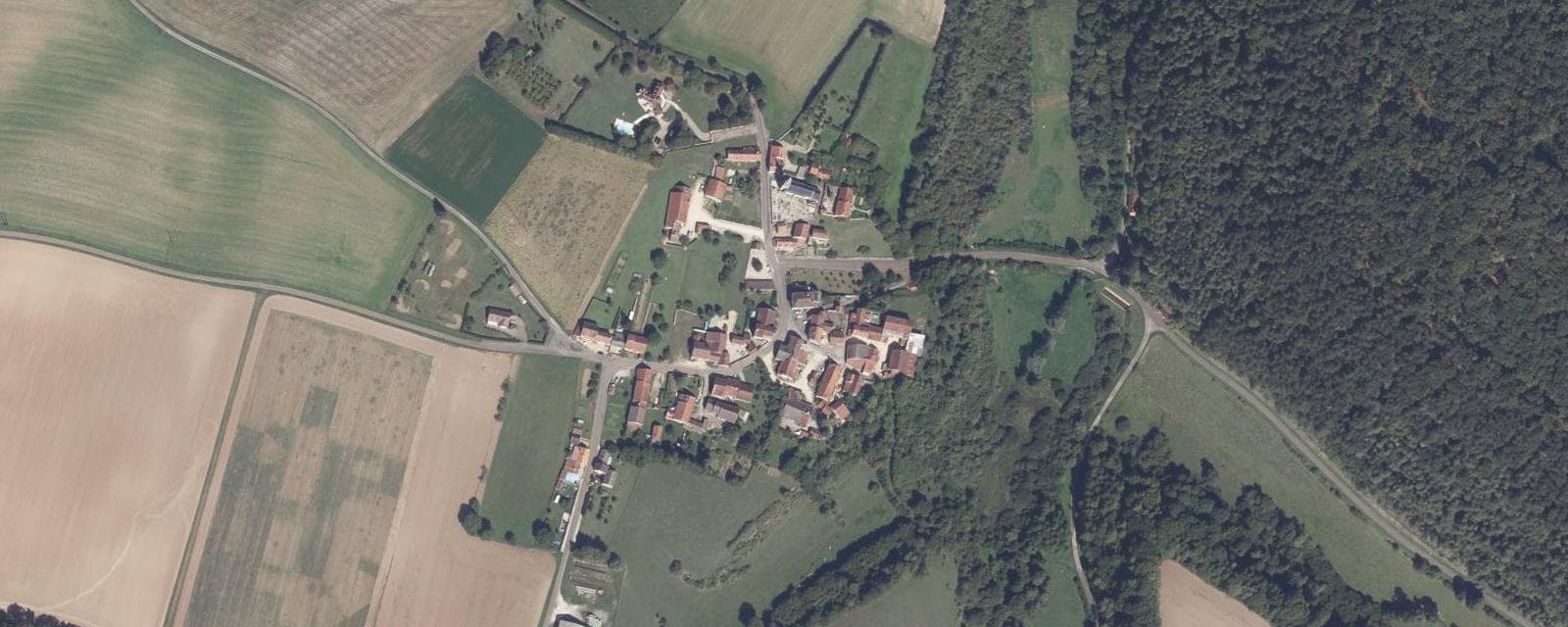 Vue aérienne de Buxerolles (Côte-d'Or)