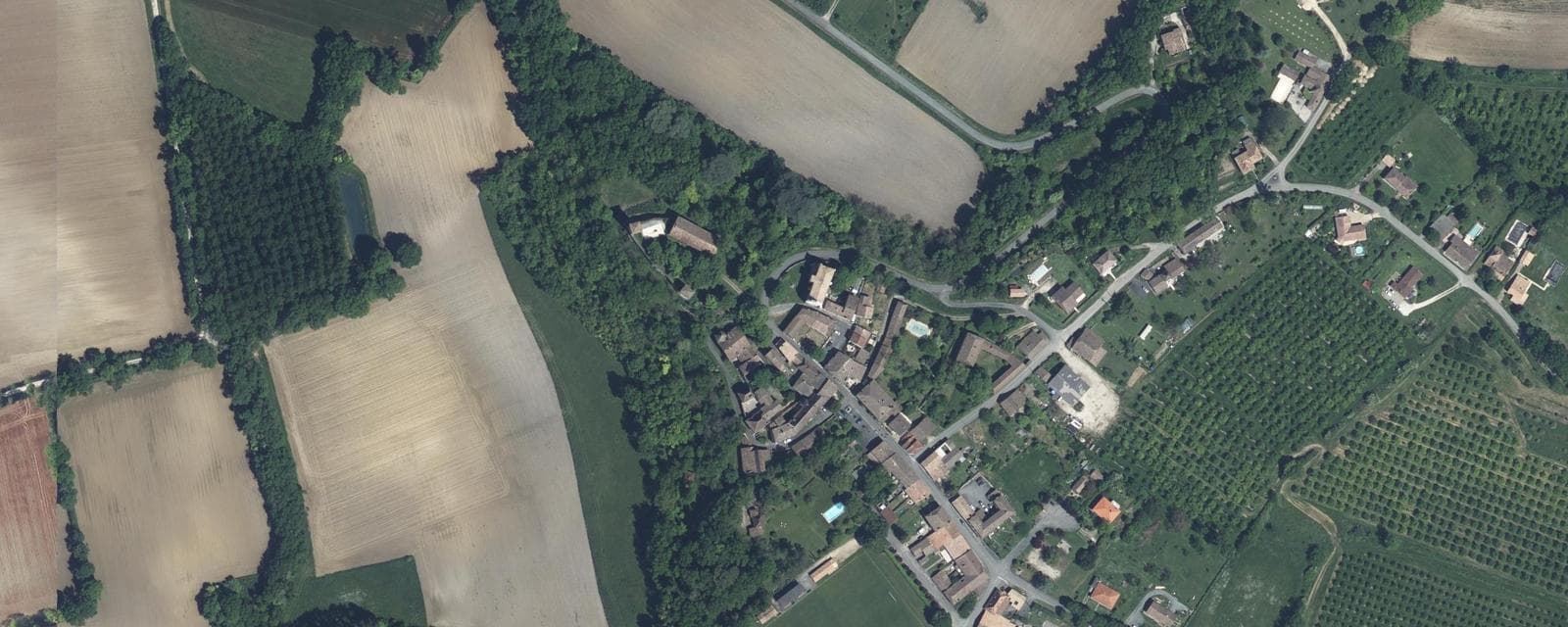 Vue aérienne de Cahuzac (Lot-et-Garonne)