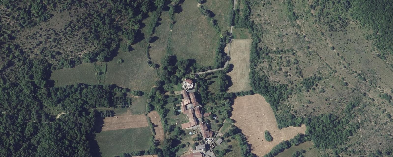 Vue aérienne de Calzan (Ariège)
