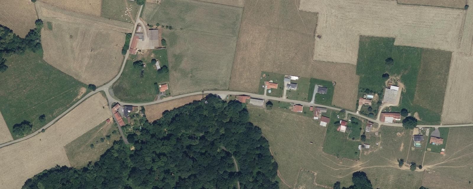 Vue aérienne de Castéra-Lanusse (Hautes-Pyrénées)