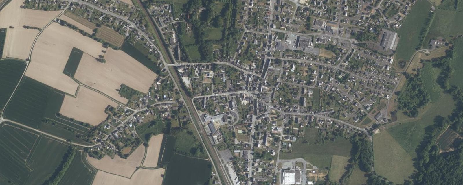 Vue aérienne de Caulnes (Côtes-d'Armor)