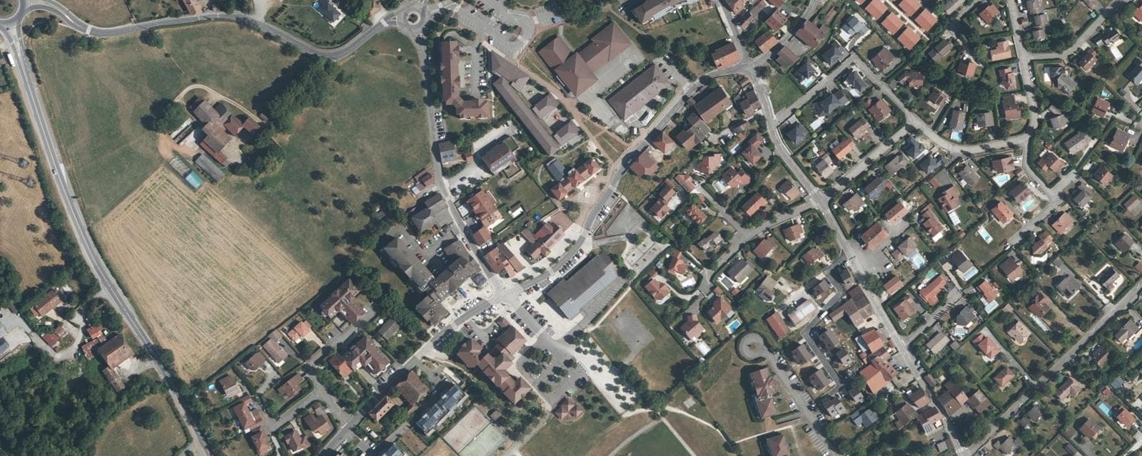 Vue aérienne de Cessy (Ain)