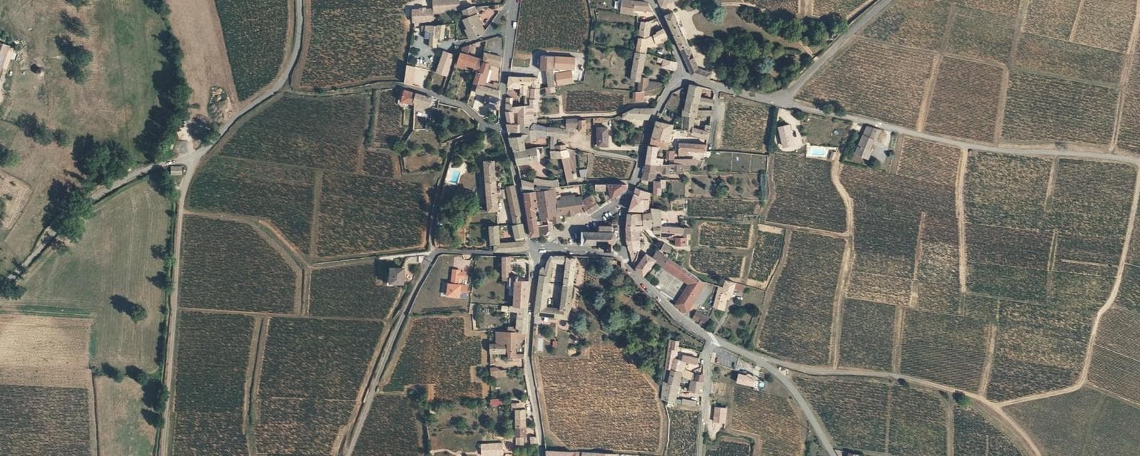 Vue aérienne de Chaintré (Saône-et-Loire)