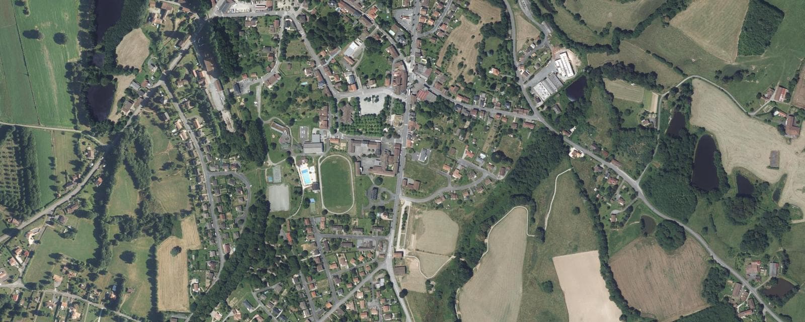 Vue aérienne de Châlus (Haute-Vienne)