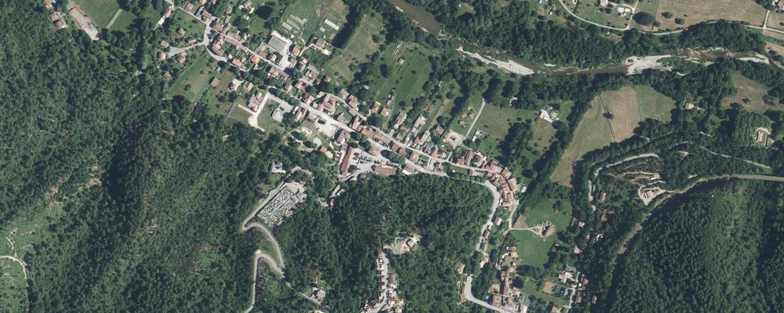 Vue aérienne de Chamborigaud (Gard)