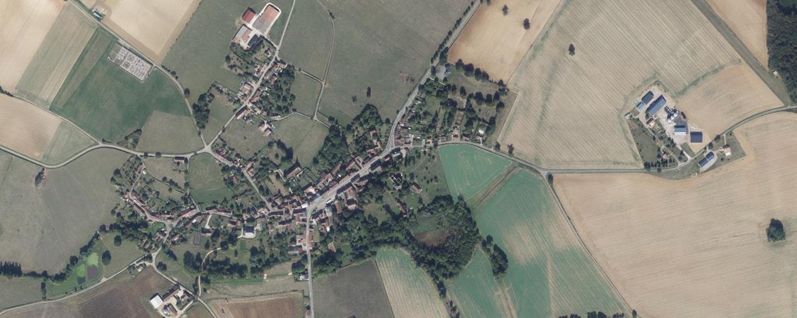 Vue aérienne de Champlemy (Nièvre)
