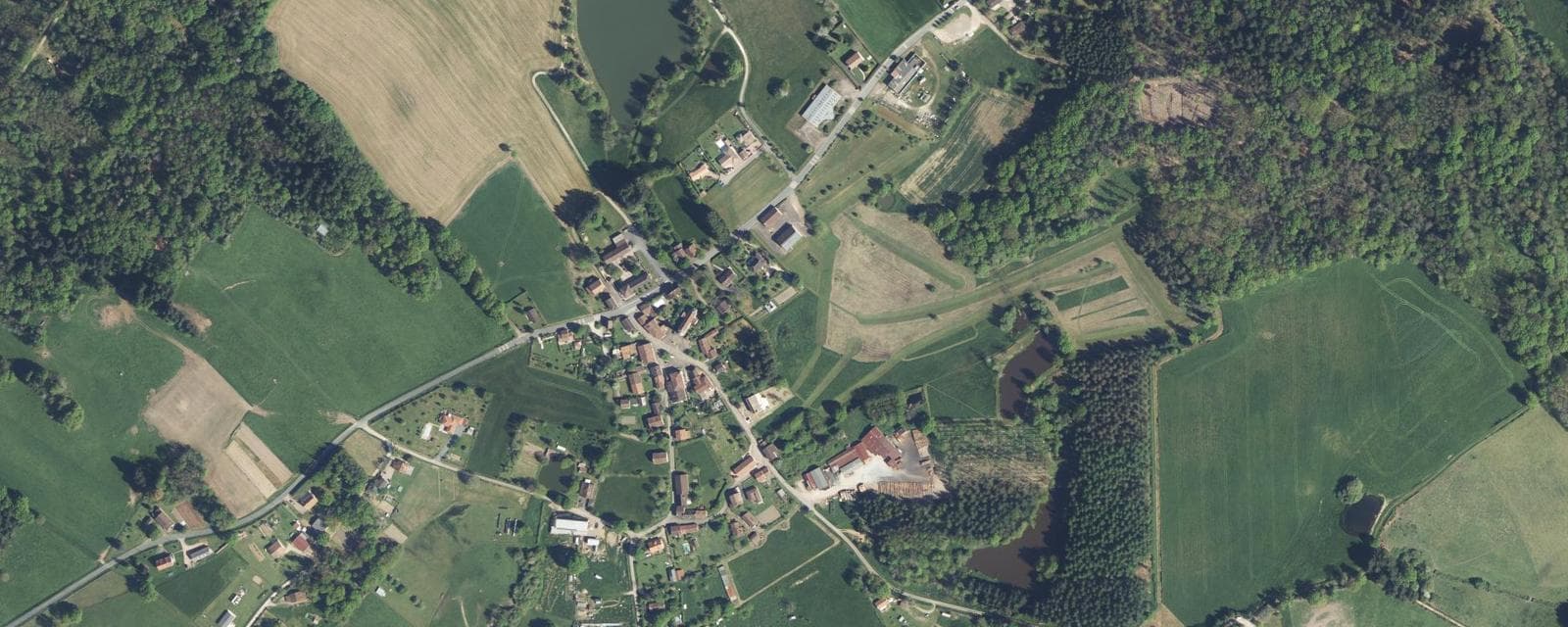 Vue aérienne de Champs-Romain (Dordogne)