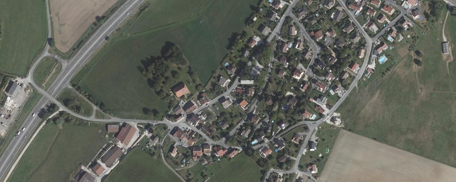 Vue aérienne de Champvans-les-Moulins (Doubs)
