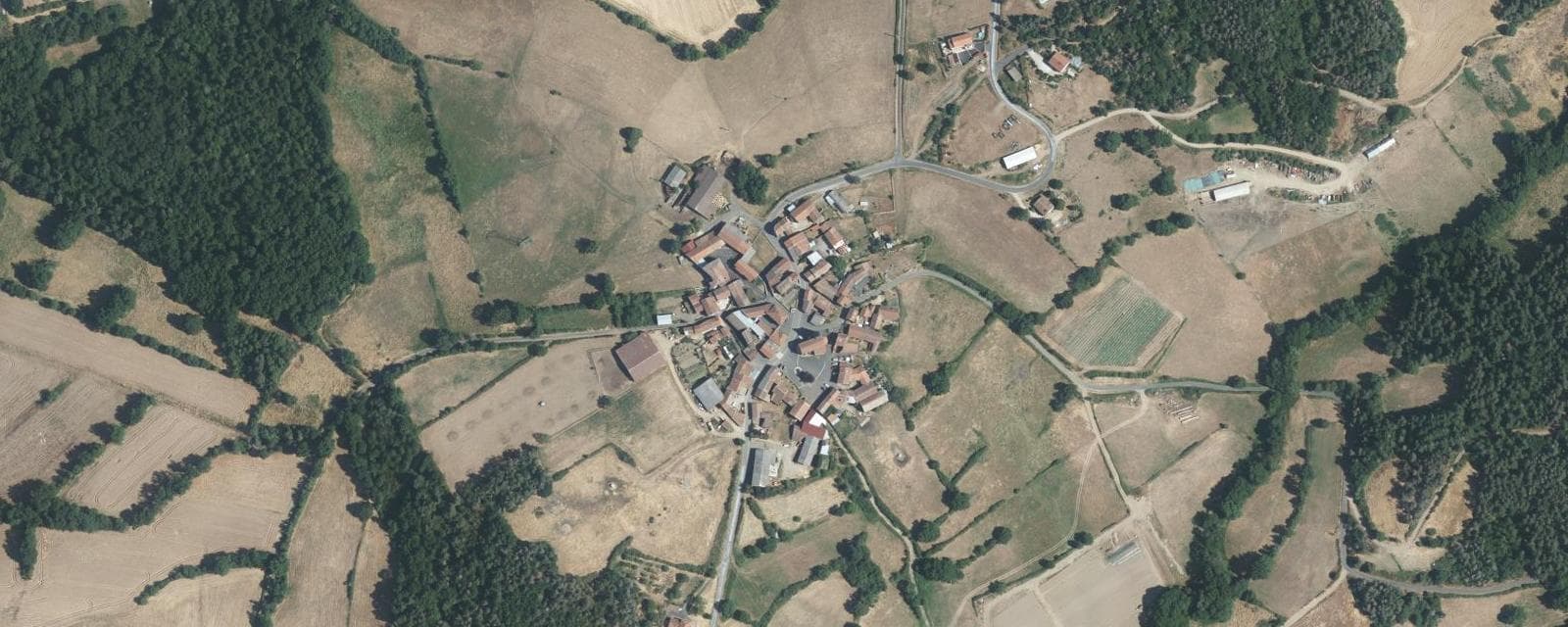 Vue aérienne de Chaniat (Haute-Loire)