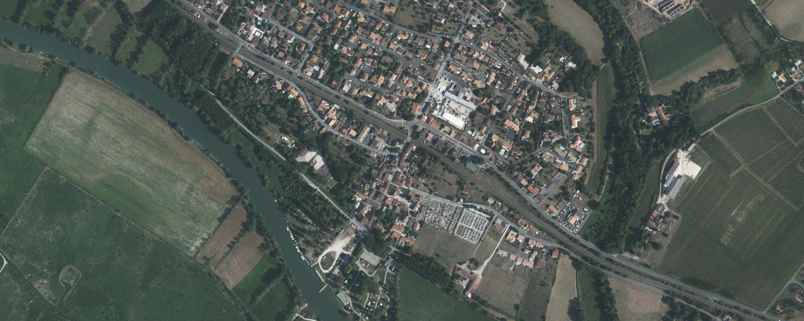 Vue aérienne de Chaniers (Charente-Maritime)