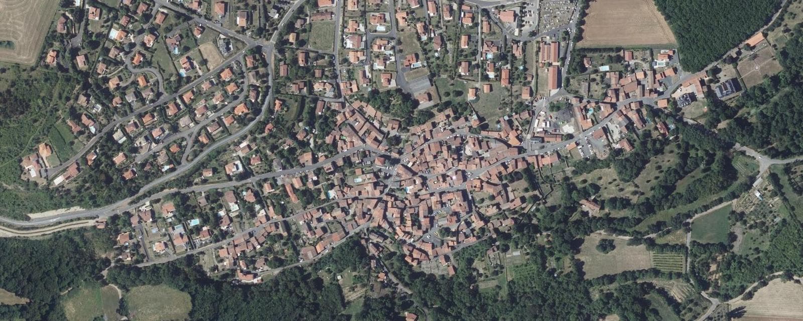 Vue aérienne de Chanonat (Puy-de-Dôme)