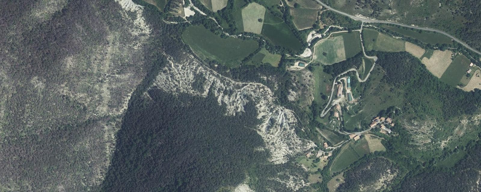 Vue aérienne de Chanousse (Hautes-Alpes)