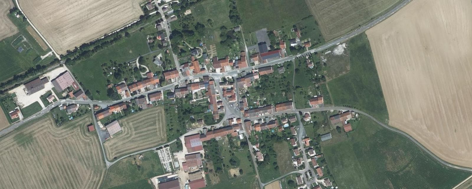 Vue aérienne de Chantraines (Haute-Marne)