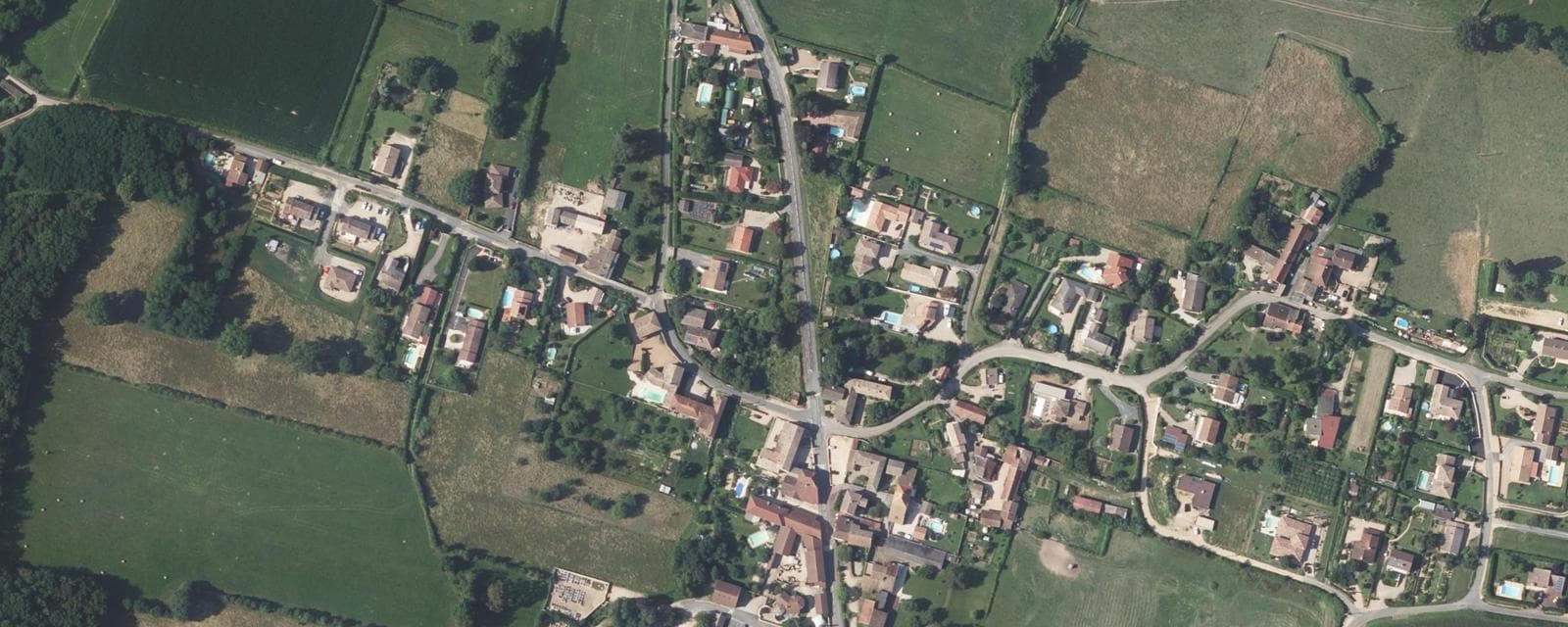 Vue aérienne de Charbonnières (Saône-et-Loire)