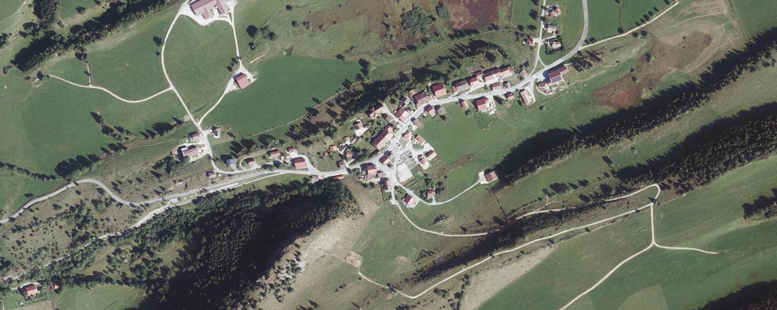 Vue aérienne de Châtelblanc (Doubs)