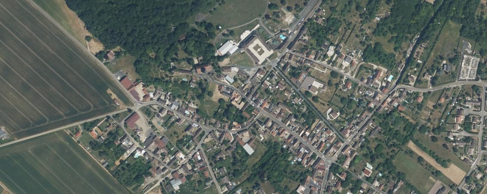 Vue aérienne de Chaumont (Yonne)