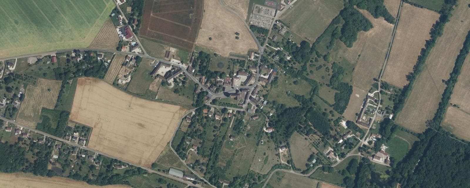 Vue aérienne de Chaumot (Yonne)