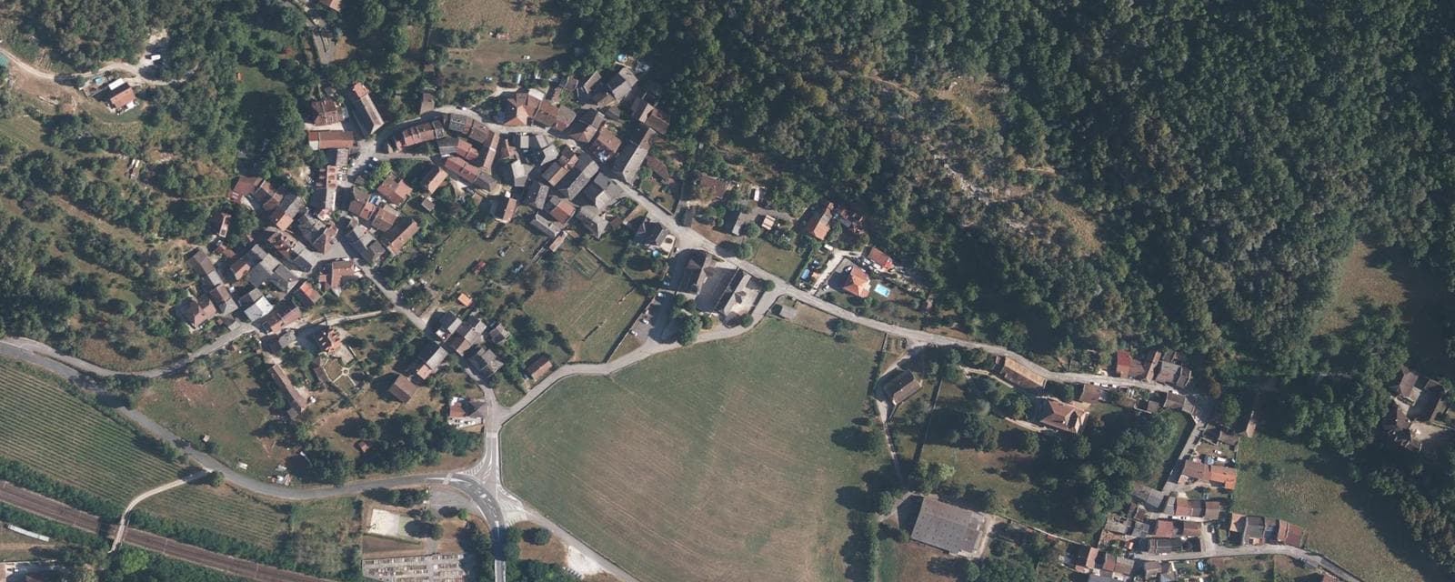 Vue aérienne de Cheignieu-la-Balme (Ain)