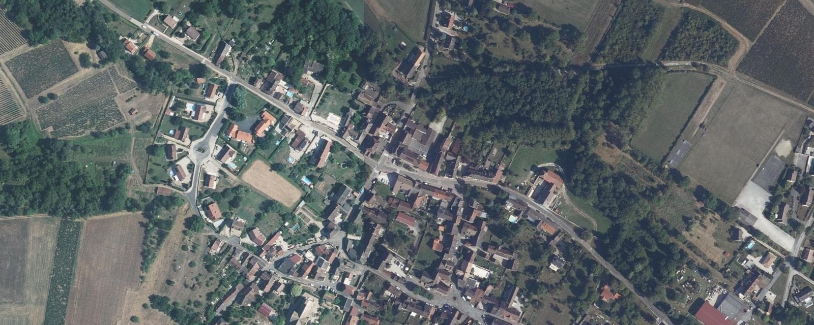 Vue aérienne de Cheilly-lès-Maranges (Saône-et-Loire)
