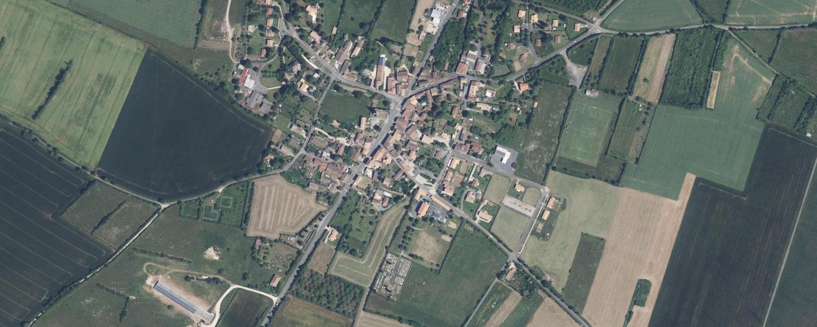 Vue aérienne de Chenay (Deux-Sèvres)