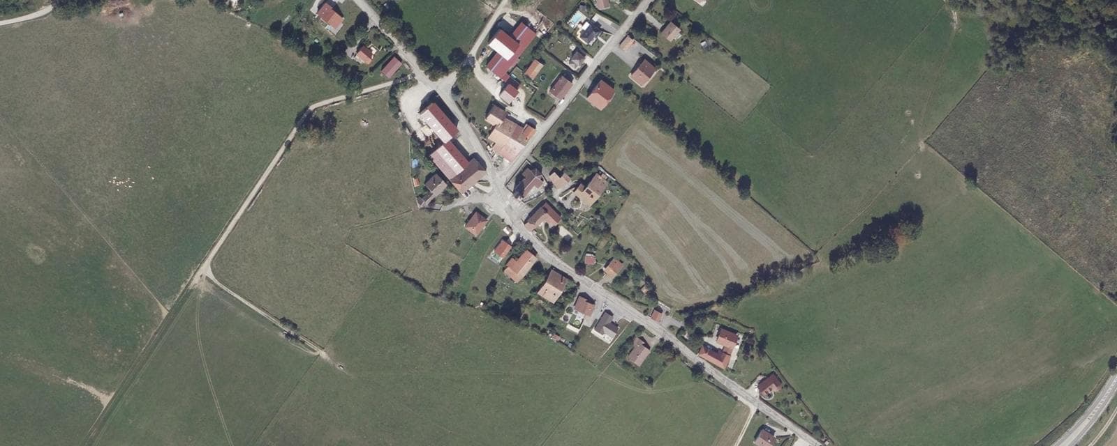 Vue aérienne de Chevigney-lès-Vercel (Doubs)
