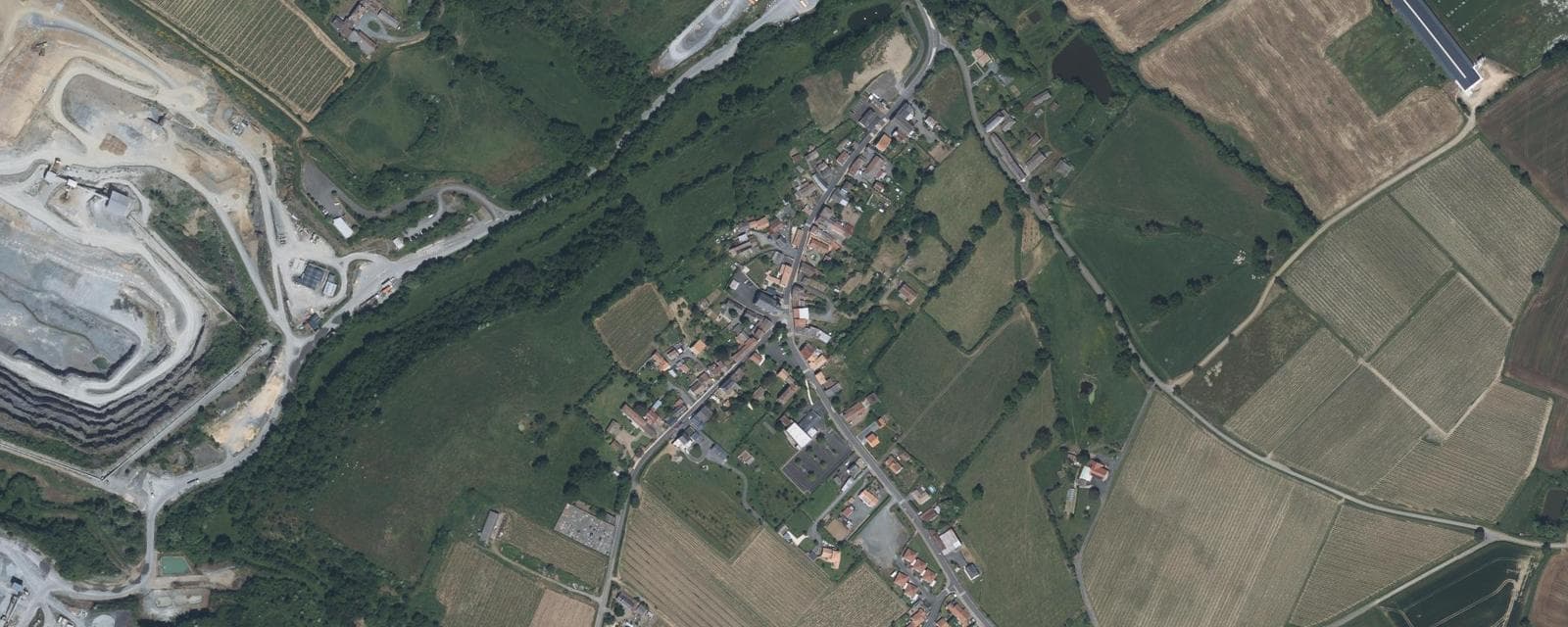 Vue aérienne de Cléré-sur-Layon (Maine-et-Loire)