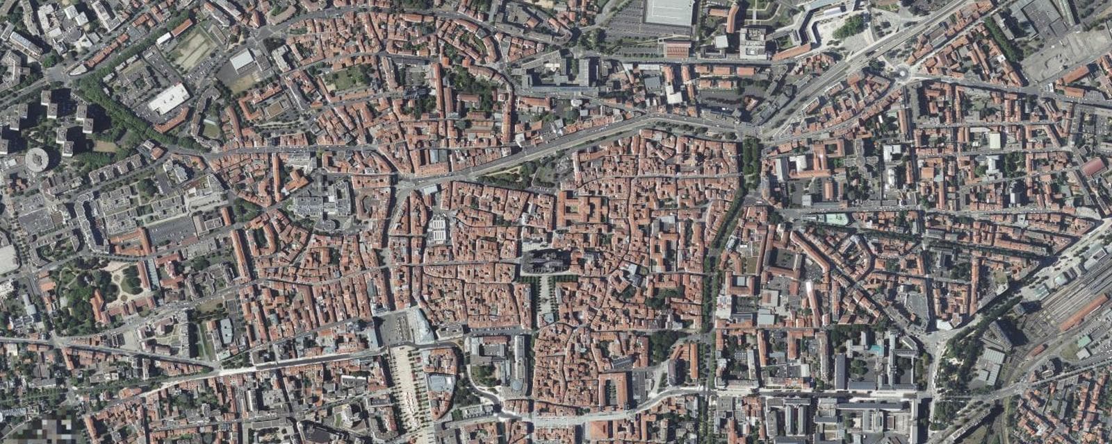 Vue aérienne de Clermont-Ferrand (Puy-de-Dôme)