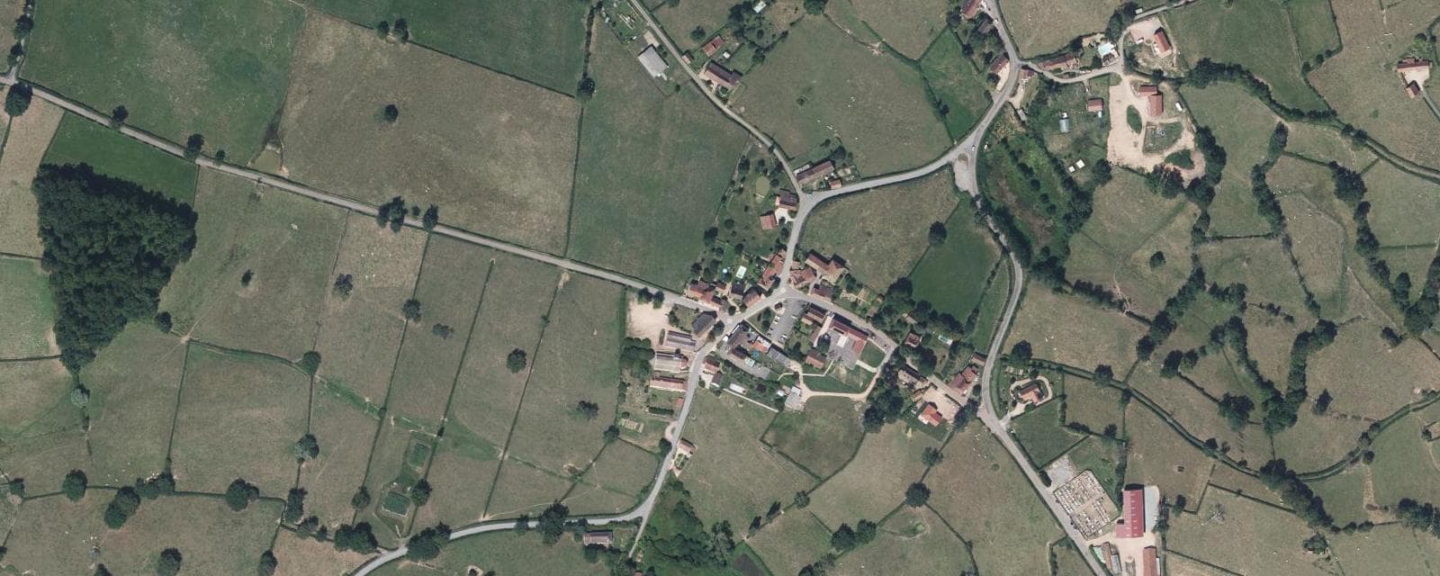 Vue aérienne de Colombier-en-Brionnais (Saône-et-Loire)