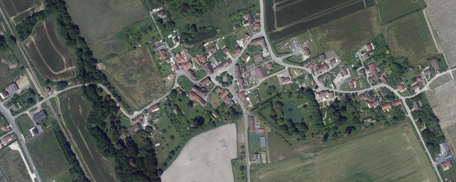 Vue aérienne de Connigis (Aisne)