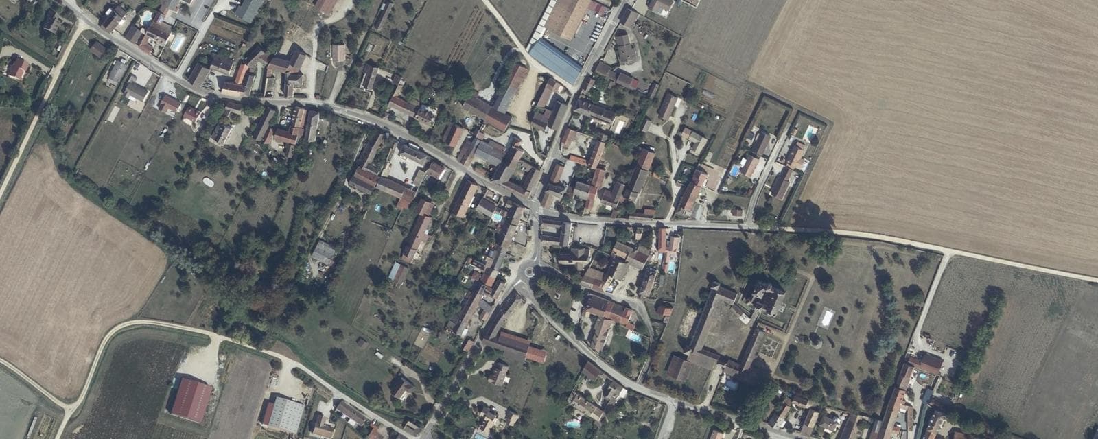 Vue aérienne de Corcelles-les-Arts (Côte-d'Or)