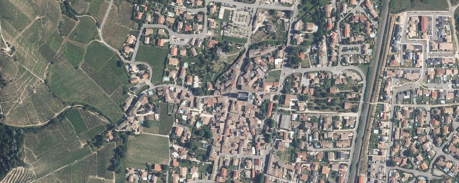 Vue aérienne de Cornas (Ardèche)