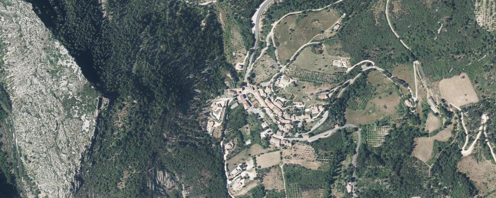 Vue aérienne de Cornillon-sur-l'Oule (Drôme)
