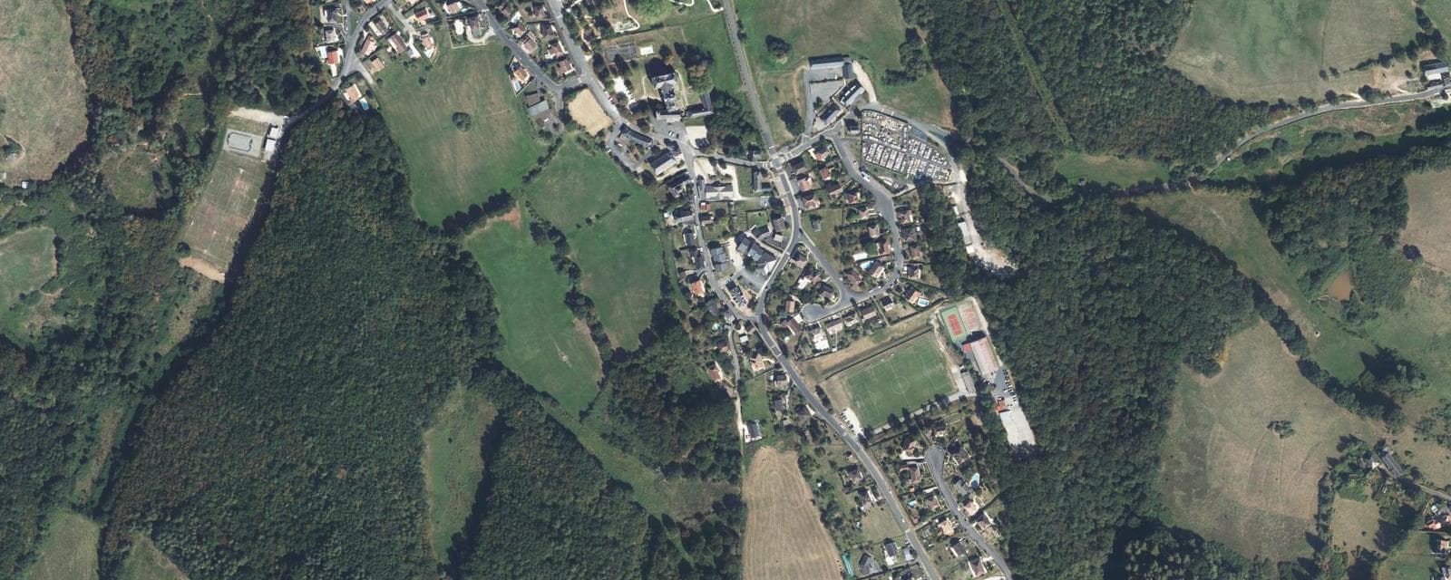 Vue aérienne de Cosnac (Corrèze)