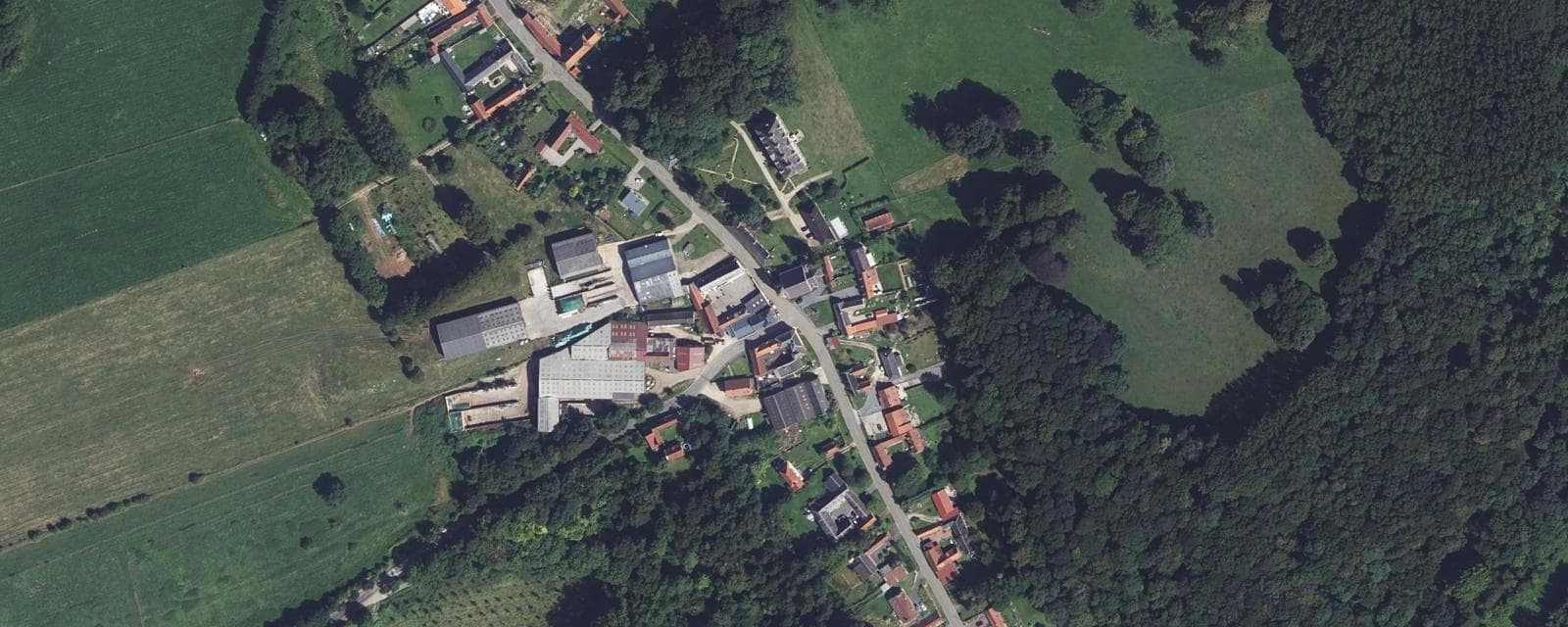 Vue aérienne de Couin (Pas-de-Calais)