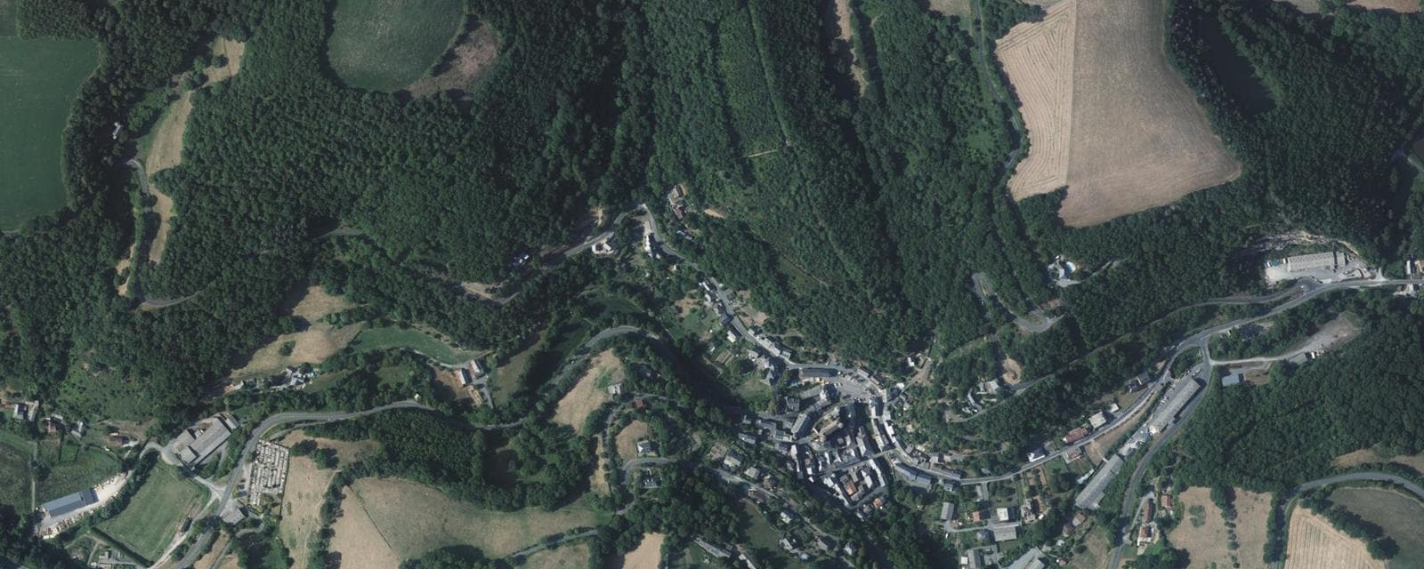 Vue aérienne de Coupiac (Aveyron)