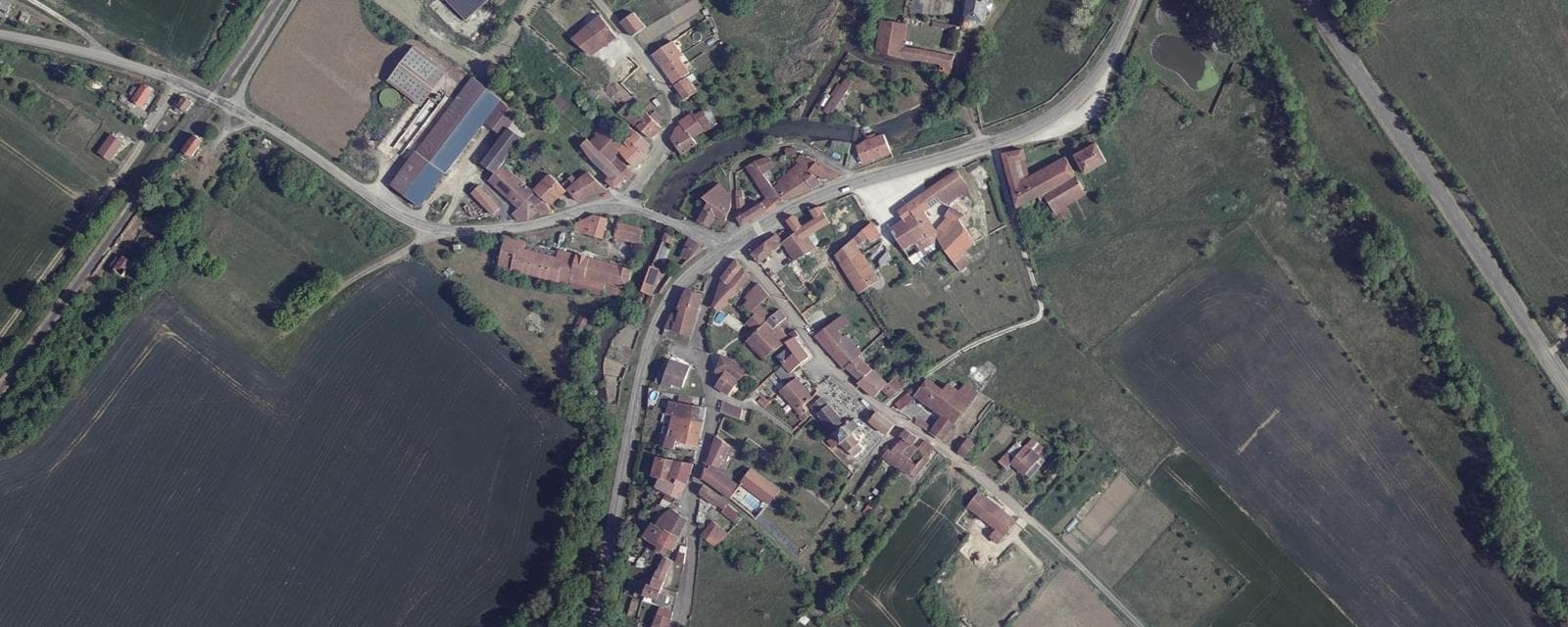 Vue aérienne de Courcelles-sur-Blaise (Haute-Marne)
