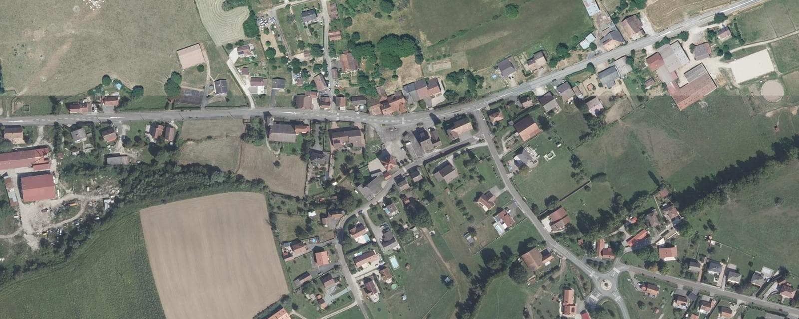 Vue aérienne de Crevans-et-la-Chapelle-lès-Granges (Haute-Saône)