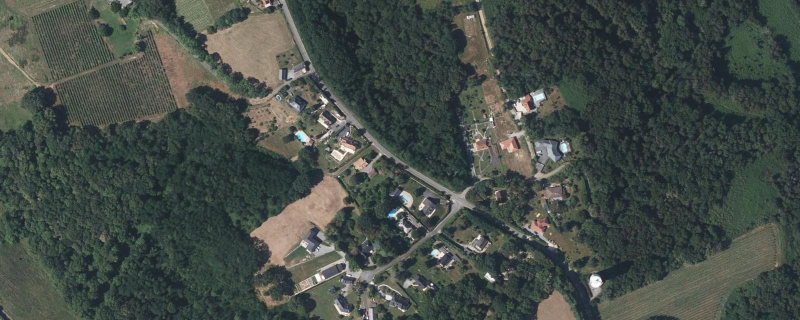 Vue aérienne de Cuqueron (Pyrénées-Atlantiques)