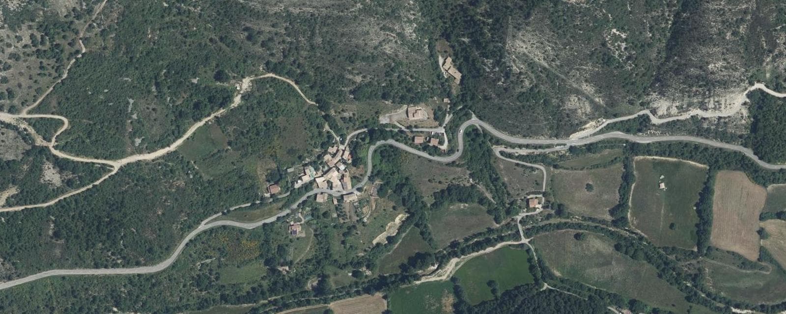 Vue aérienne de Curel (Alpes-de-Haute-Provence)