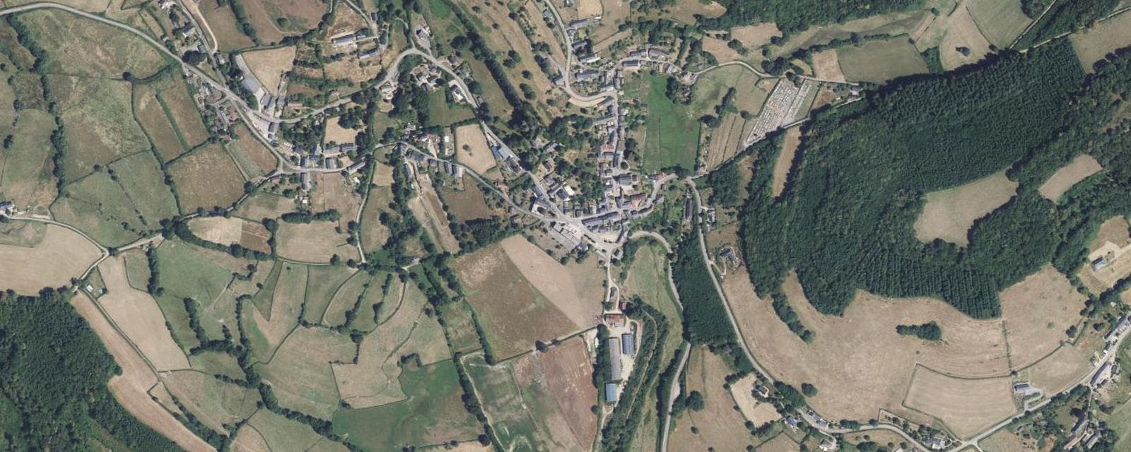 Vue aérienne de Cussy-en-Morvan (Saône-et-Loire)