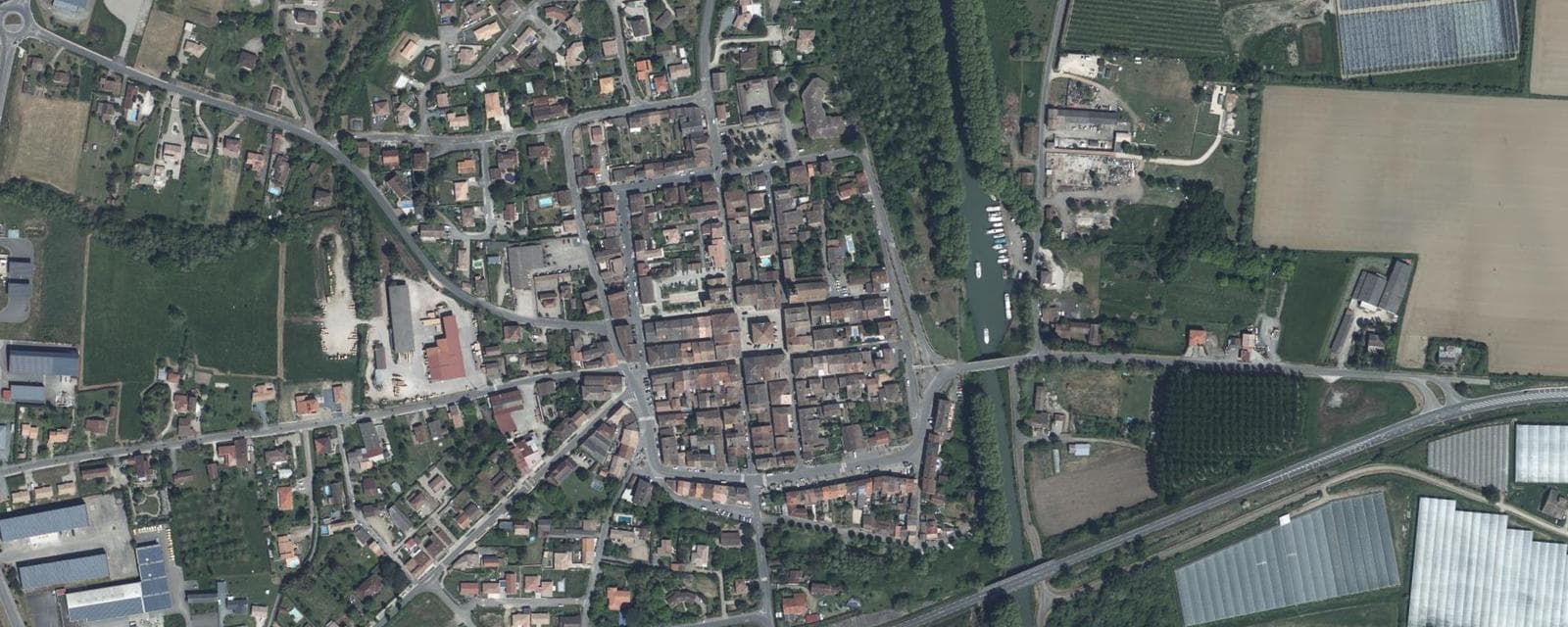 Vue aérienne de Damazan (Lot-et-Garonne)