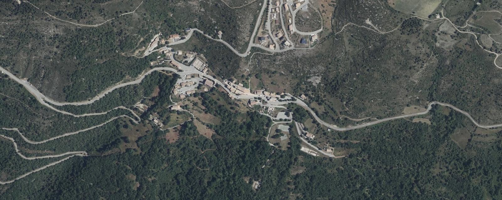 Vue aérienne de Demandolx (Alpes-de-Haute-Provence)