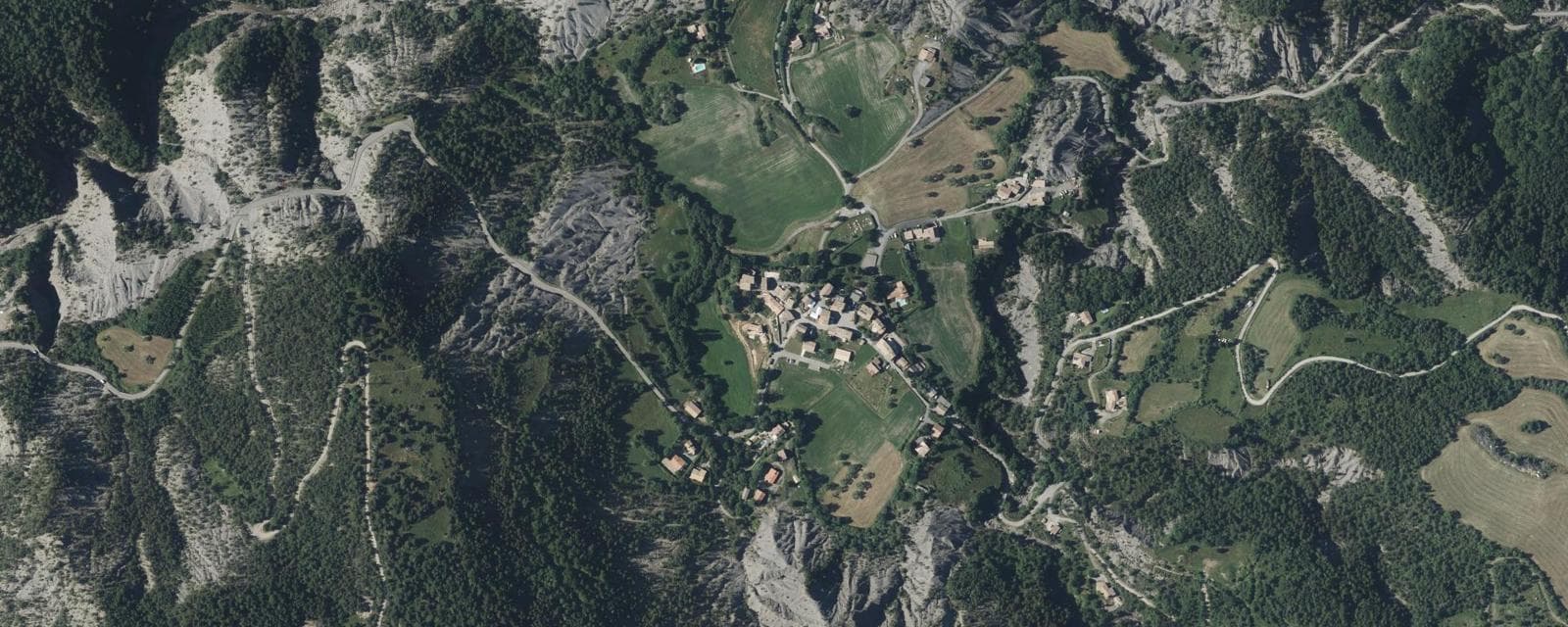 Vue aérienne de Draix (Alpes-de-Haute-Provence)