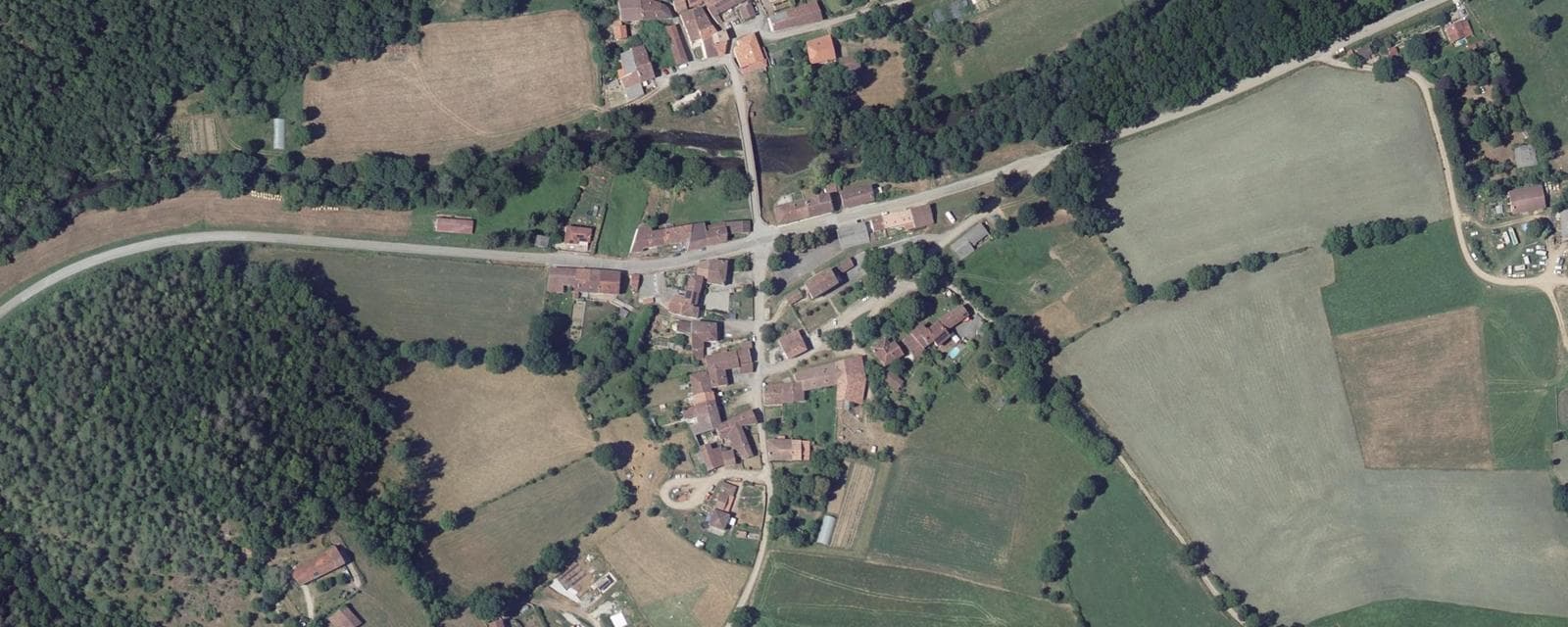 Vue aérienne de Durban-sur-Arize (Ariège)