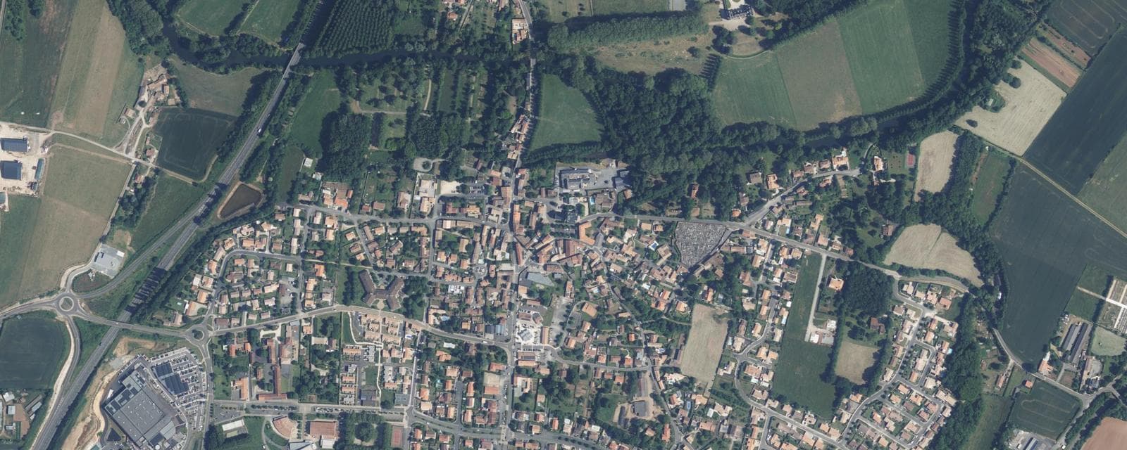 Vue aérienne de Échiré (Deux-Sèvres)