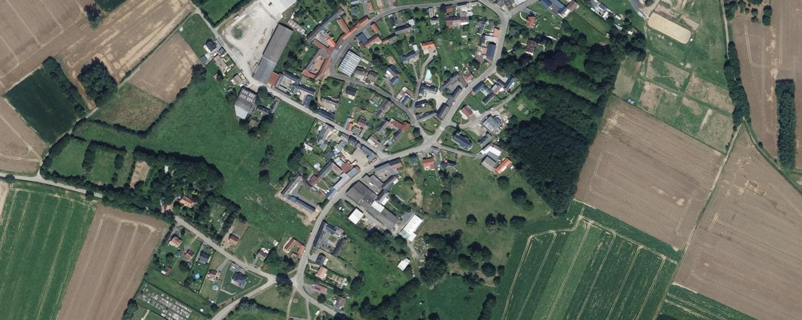 Vue aérienne de Englebelmer (Somme)