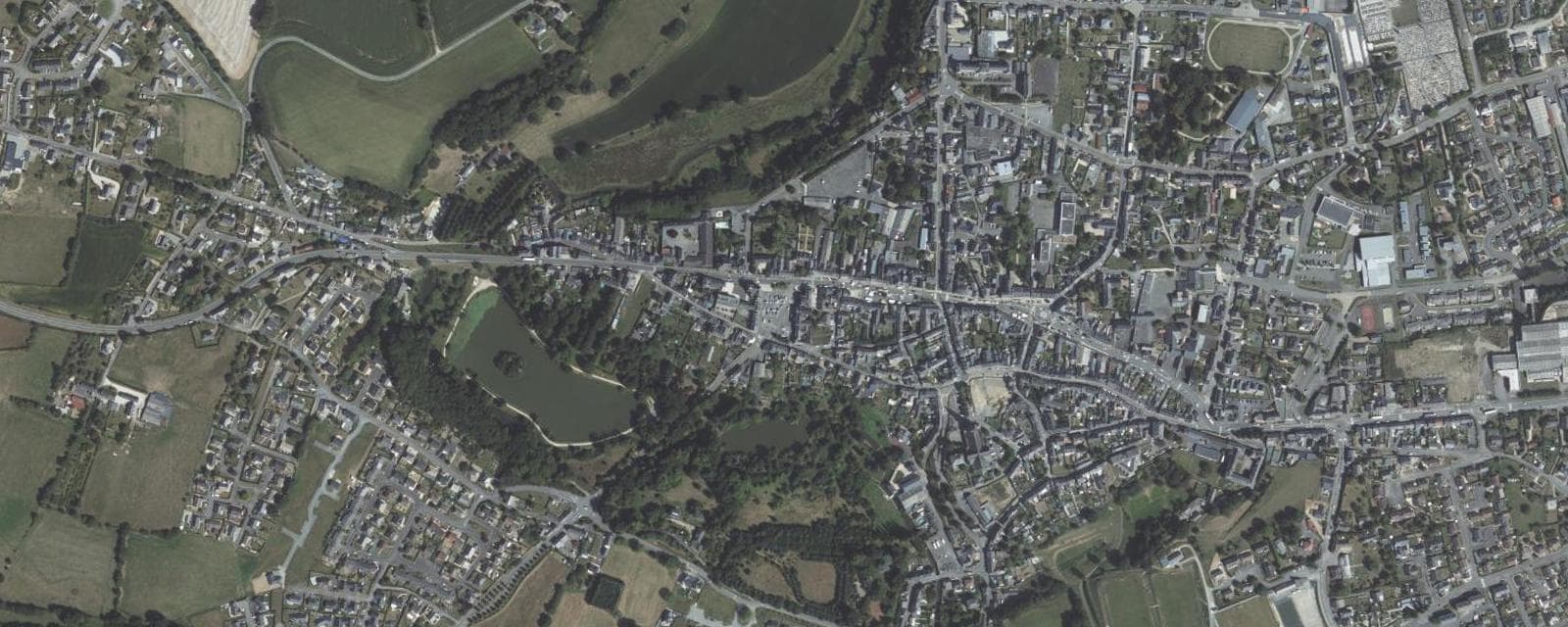 Vue aérienne de Ernée (Mayenne)