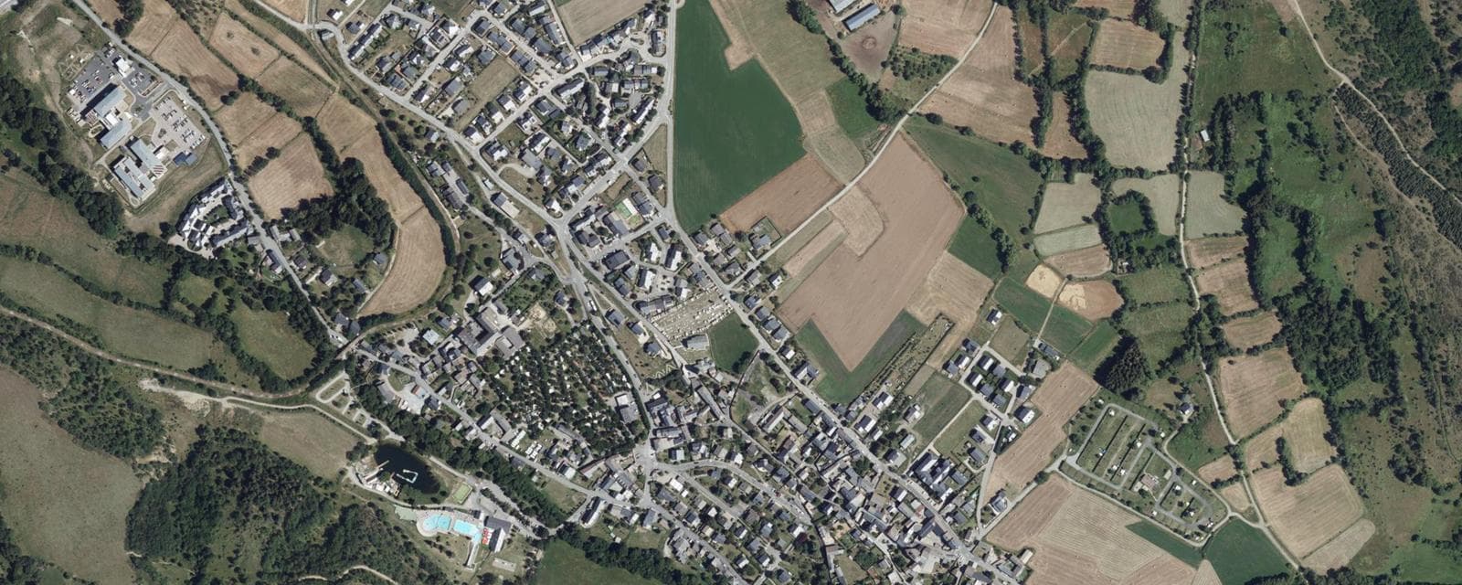 Vue aérienne de Err (Pyrénées-Orientales)